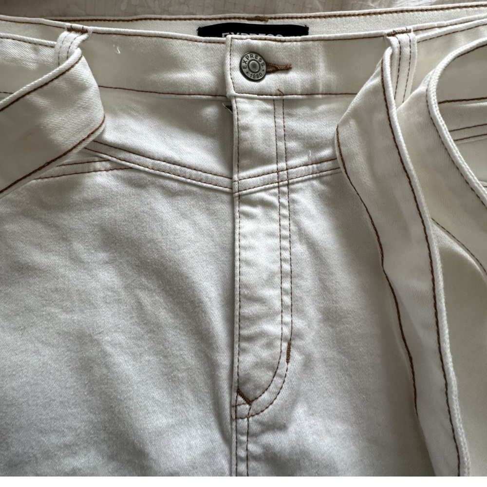 NWOT Express White Extreme High Rise Stretch Belted Mini Skirt size 10 - Picture 7 of 8